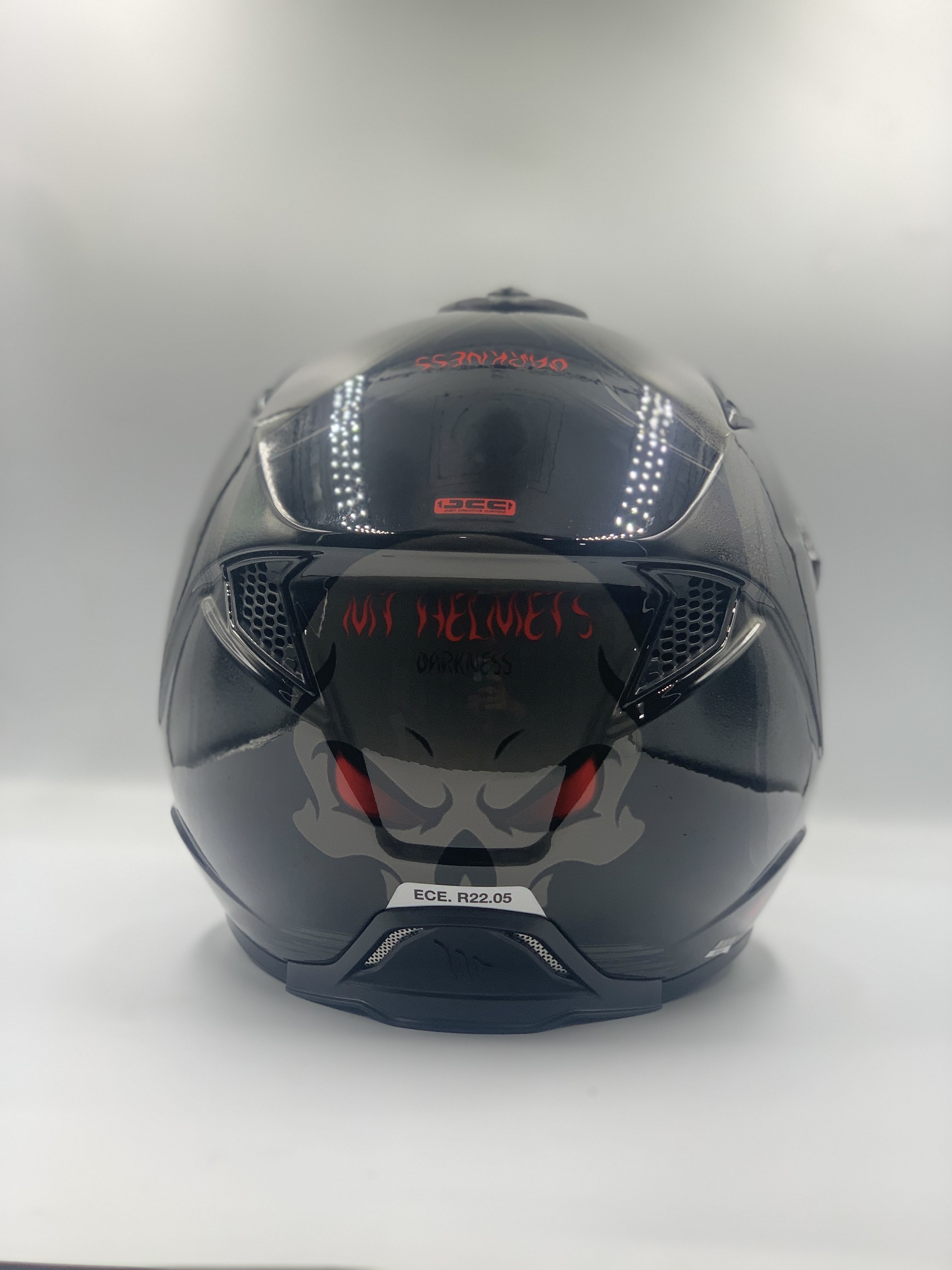 MT Street Fighter Darkness A2 Gloss Gray